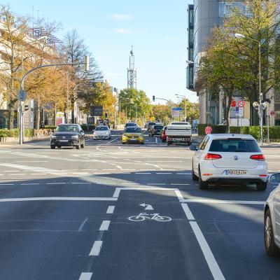 Ost-West-Fahrradachse Wolfsburg Radverkehsanlage Sicherheitsstreifen